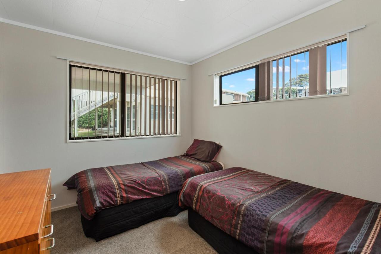 Oceanside Bach - Mount Maunganui Holiday Home Buitenkant foto